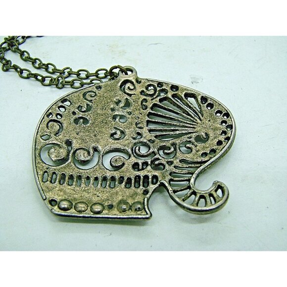 Elephant Pendant Necklace with Rhinestone Crystals Brass Filigree 15" Vintage - Picture 10 of 10